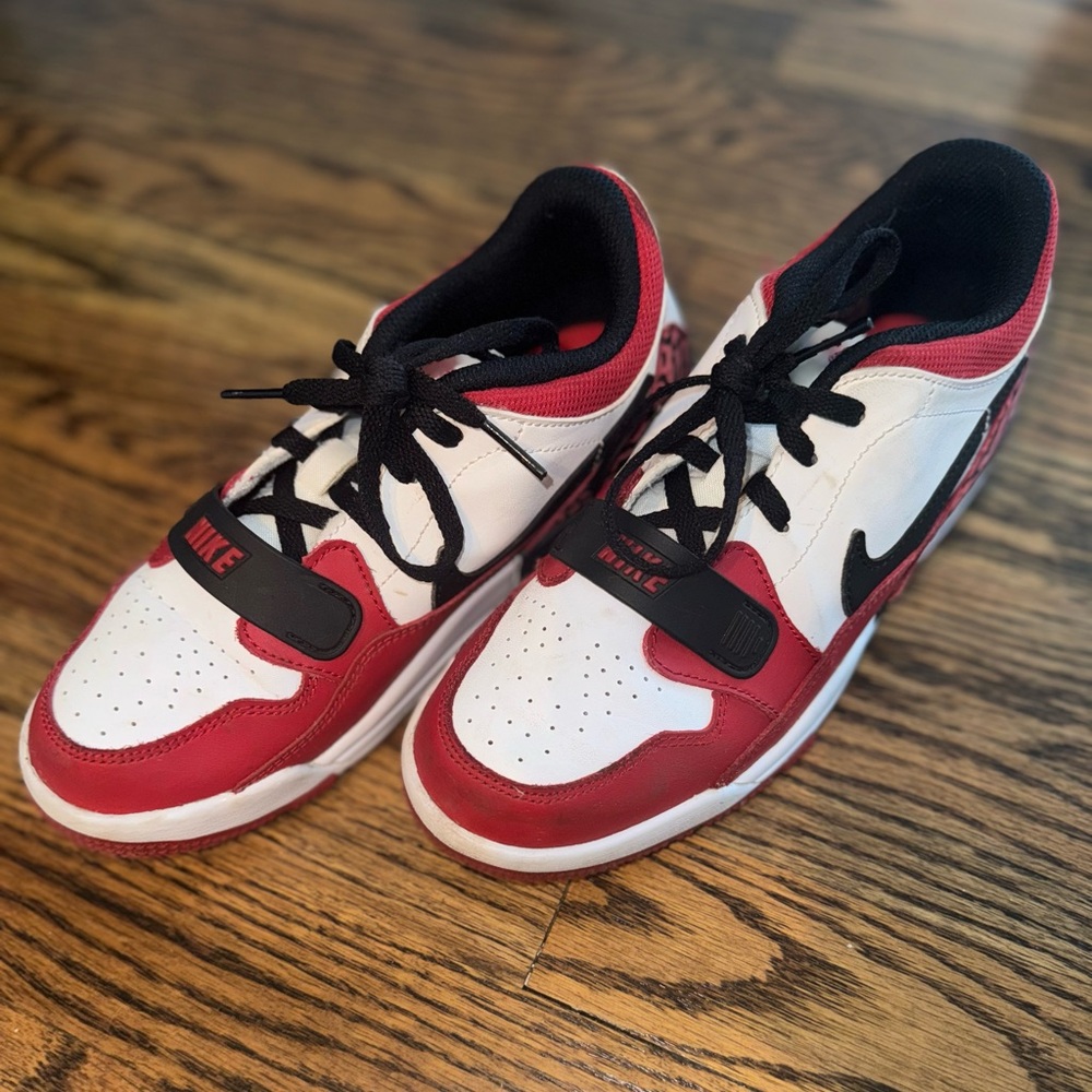 Vintage: Air Jordan Legacy 312 Low (Chicago Red)